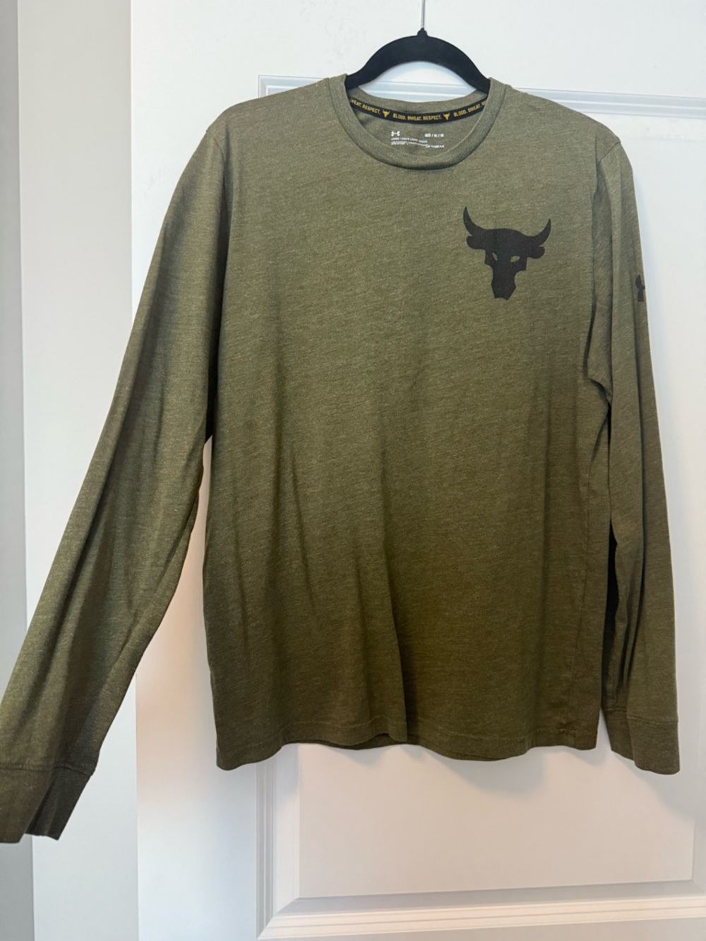Men’s under armour x the rock long sleeve shirt